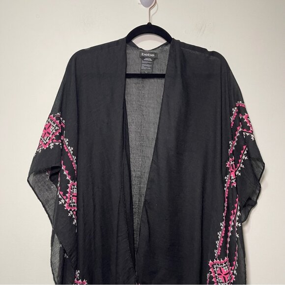 Bebe Women’s Black Embroidered Kimono Cardigan Tassel Trim One Size Boho Chic - Picture 3 of 7